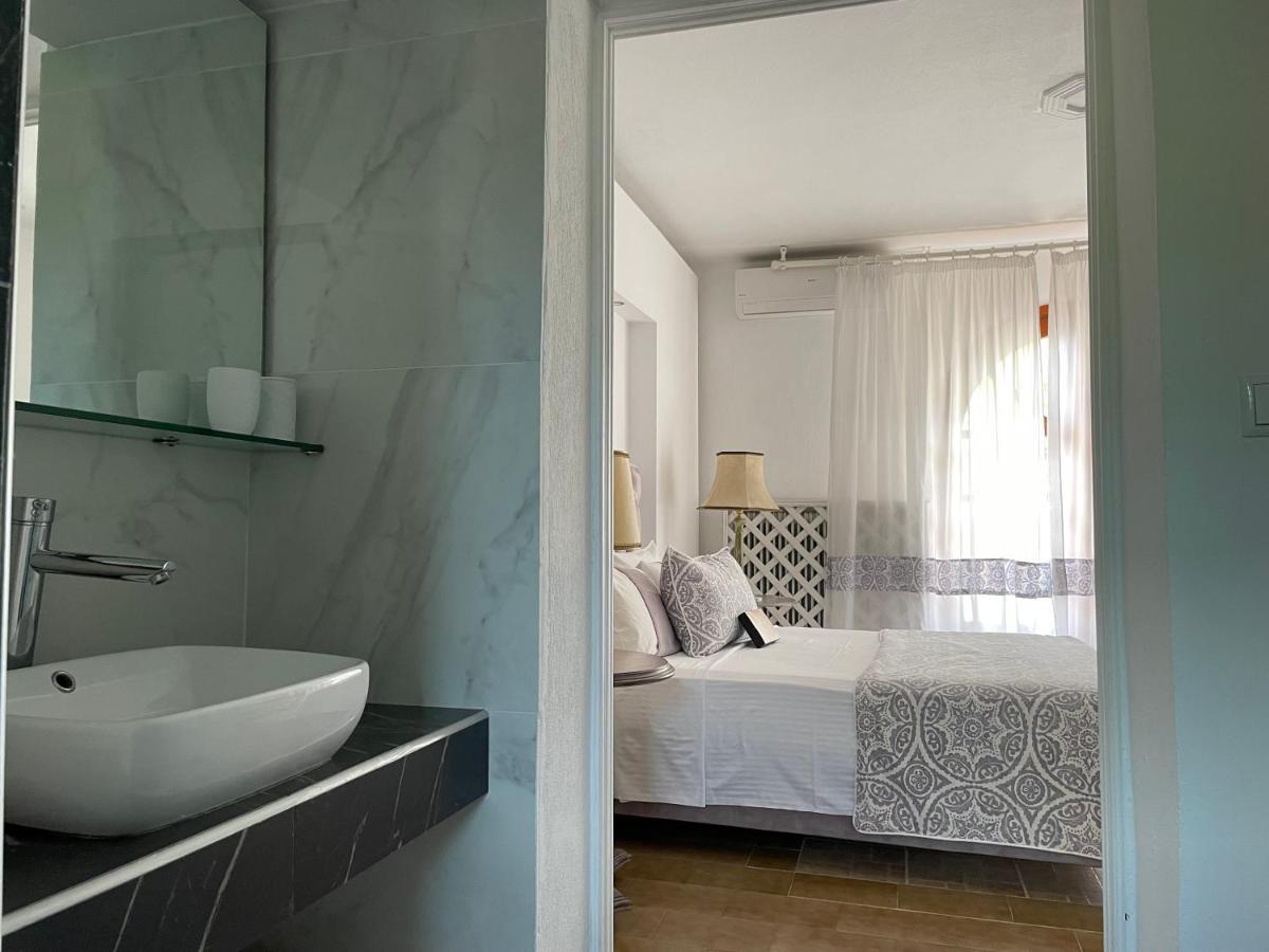 Byblos Mare-The Exclusive Beach Front Villa Skala Sotiros Exterior photo